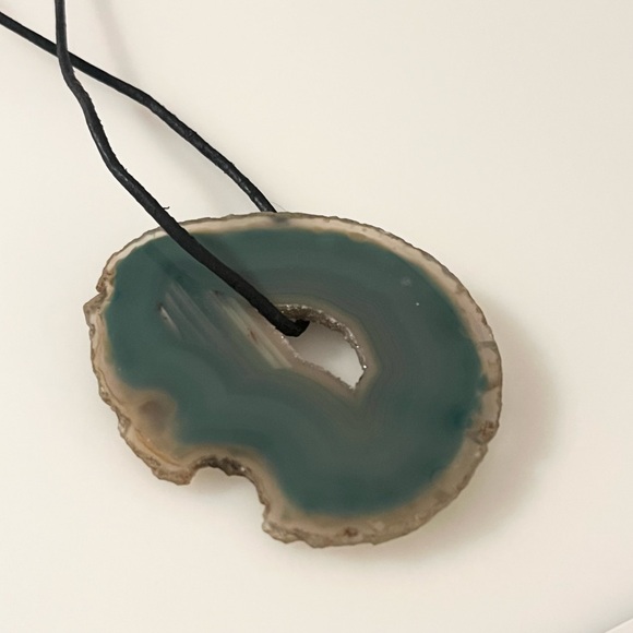 Large Green Agate Slice Pendant on Leather Strap Necklace - Picture 2 of 16